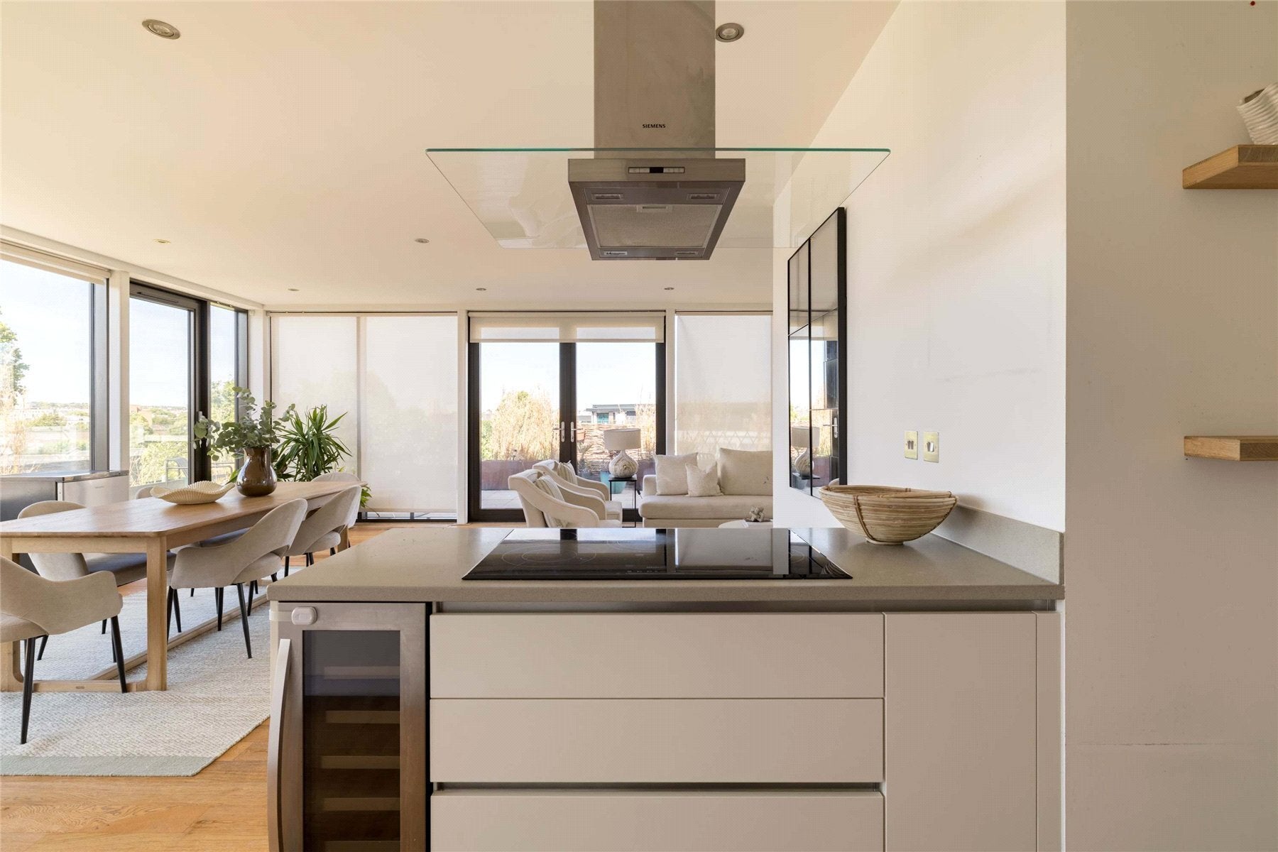 Flat Elgin Avenue in City of Westminster