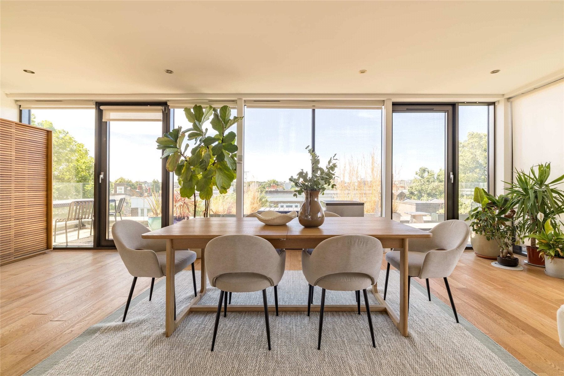 Flat Elgin Avenue in City of Westminster