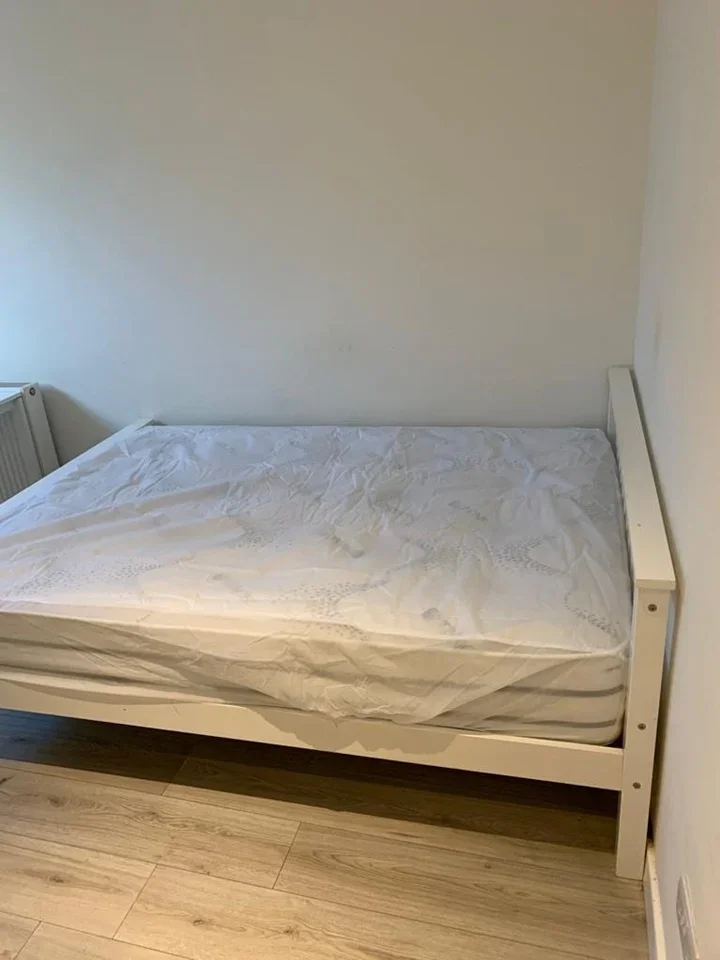 Flat Homecroft Road in Greater London