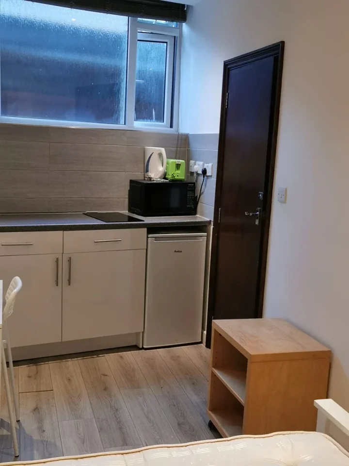 Flat Homecroft Road in Greater London