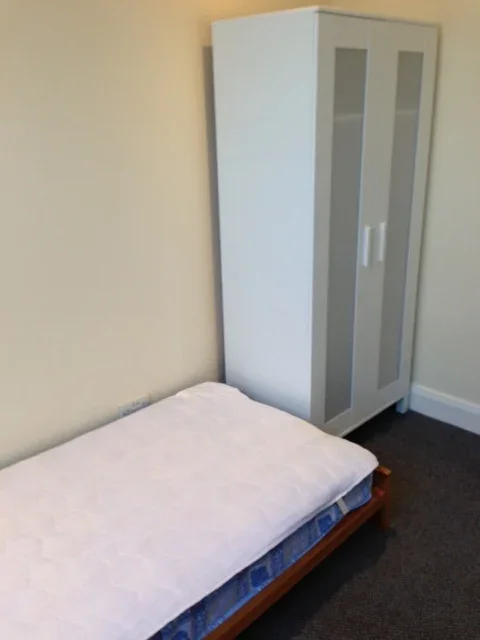 Flat Homecroft Road in Greater London