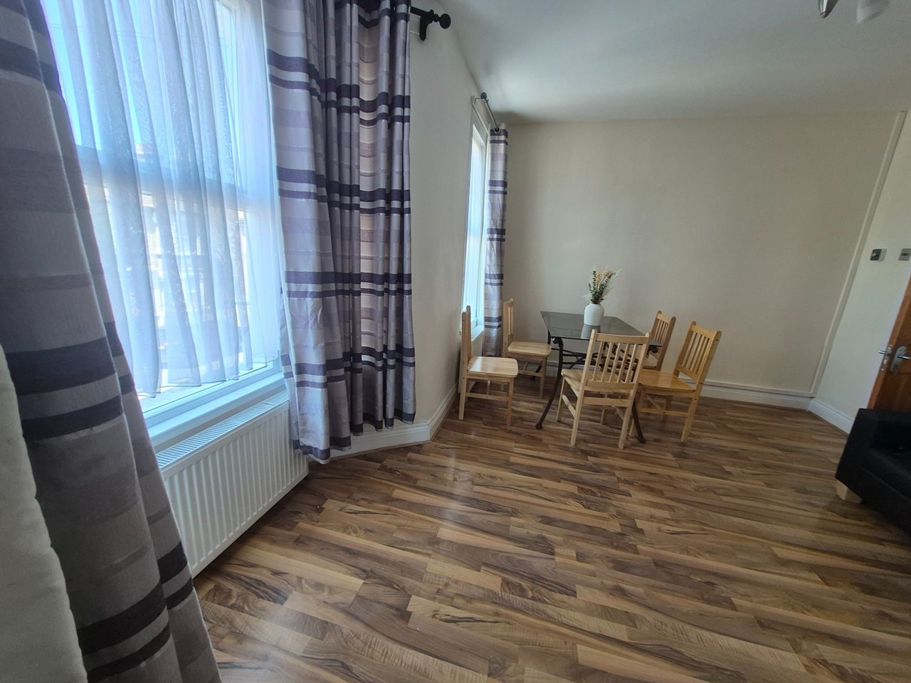 Flat Claude Road in Greater London