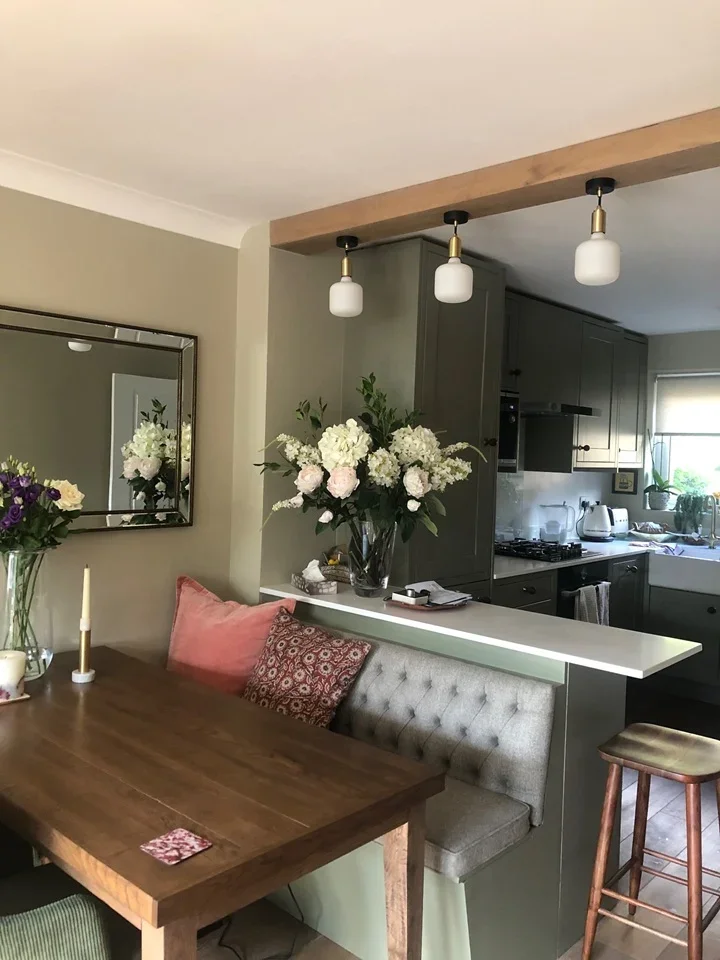 Flat Falcon Way in Greater London