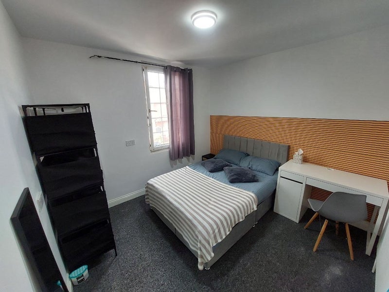 Room Stratford Street in Coventry