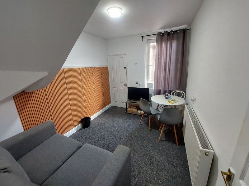 Room Stratford Street in Coventry