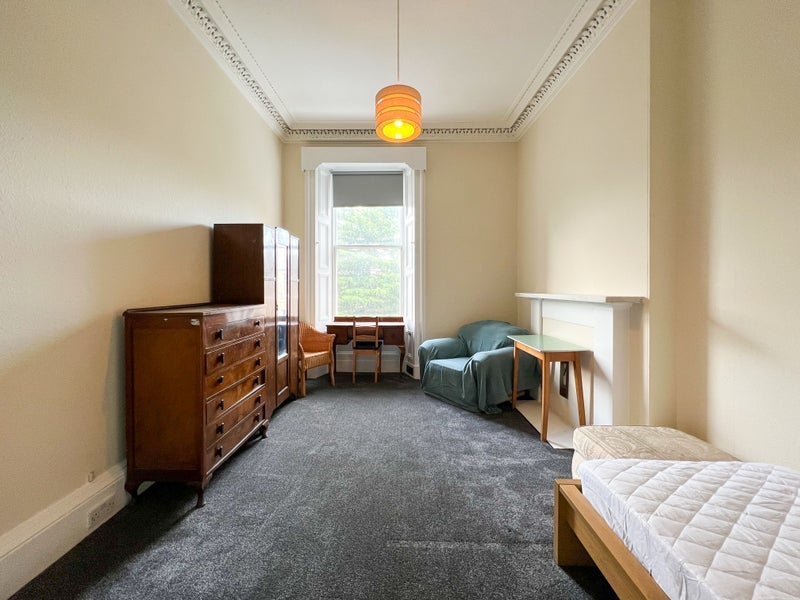Flat Morningside Road in City of Edinburgh