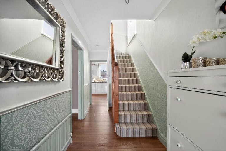 House Elmcroft Avenue in Greater London