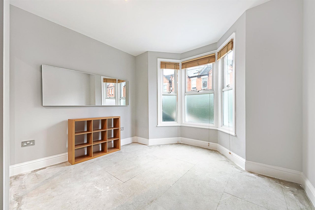Flat Brading Road in Greater London