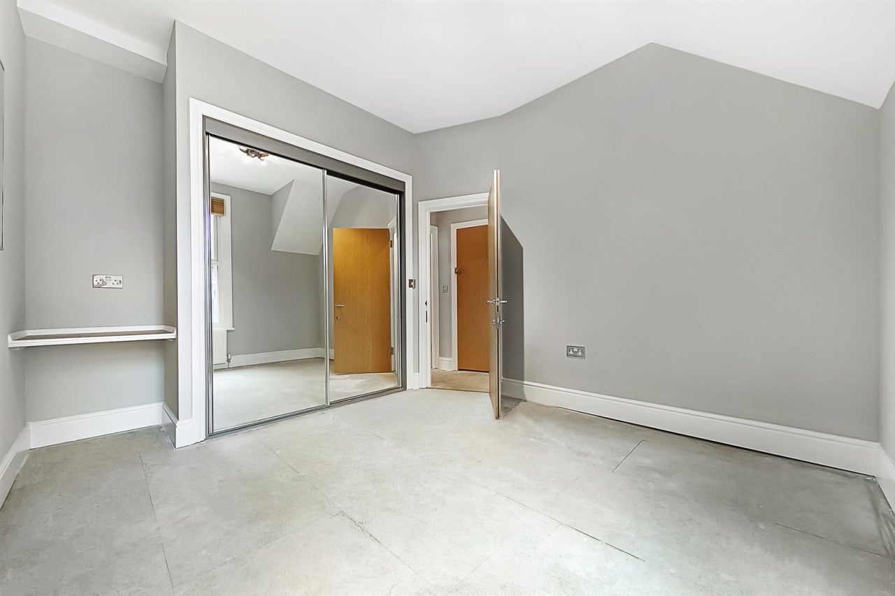 Flat Brading Road in Greater London