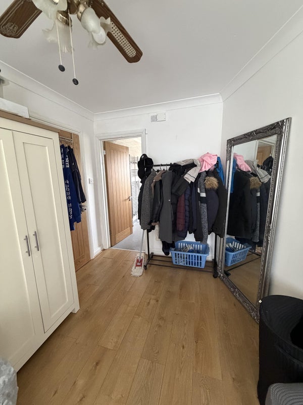 Room Arnside Road in Cardiff