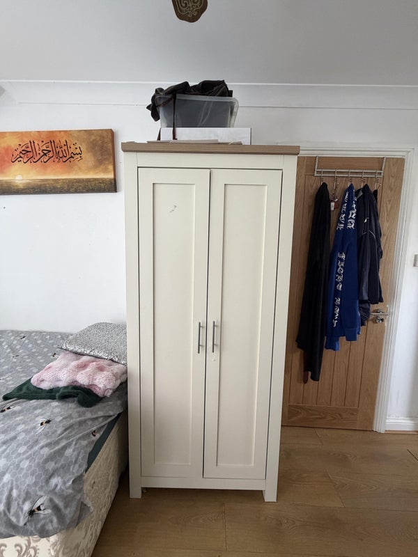 Room Arnside Road in Cardiff