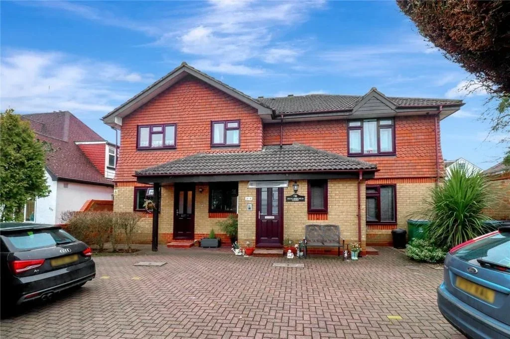 Flat Horseshoe Lane in Watford