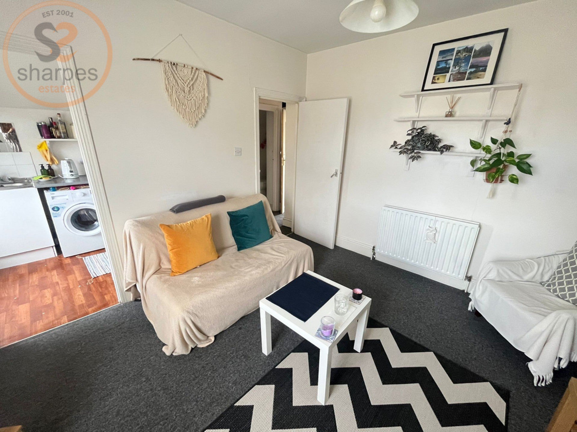 Flat Harewood Road in Greater London