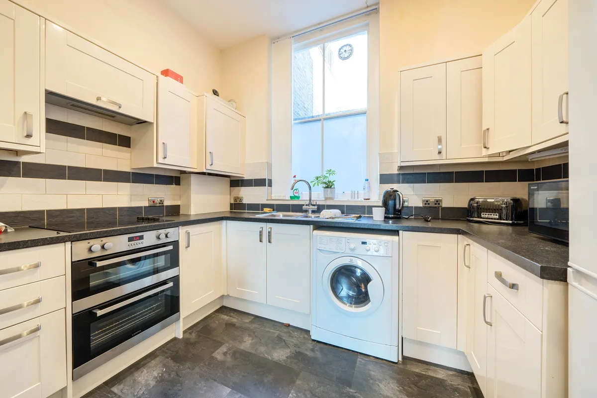 Flat Gloucester Street in City of Westminster