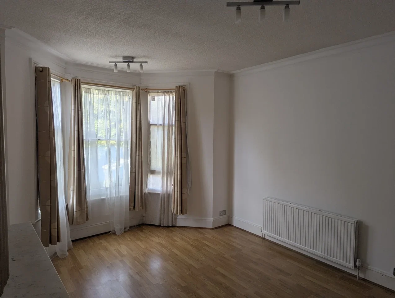 Flat Woodside in Greater London
