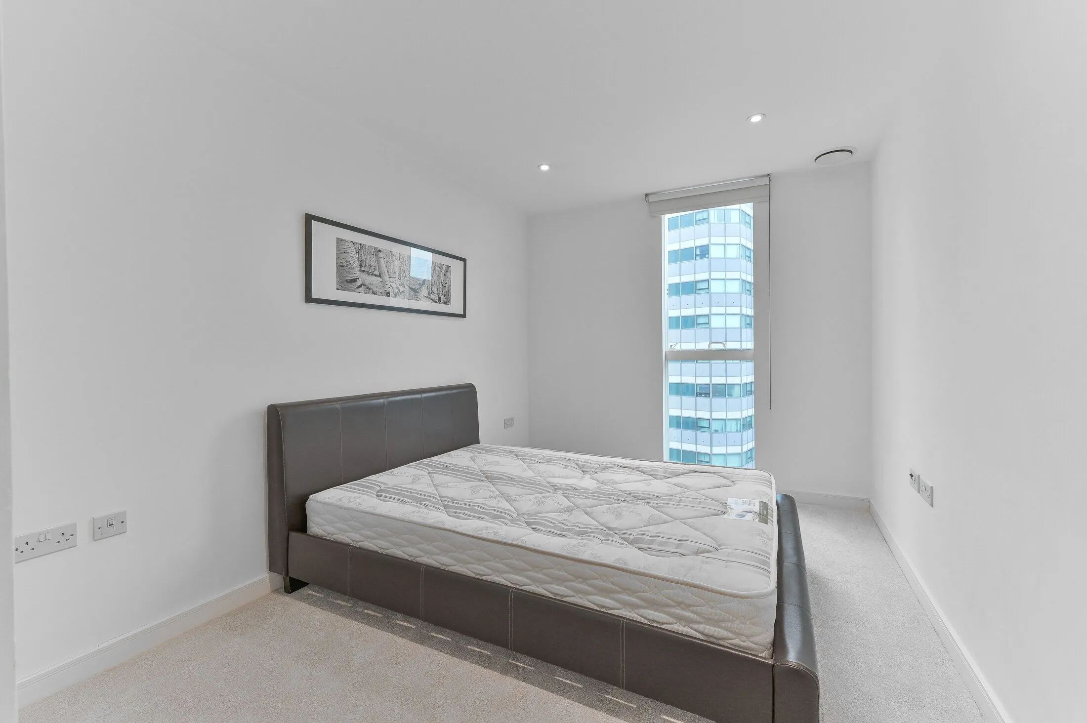 Flat Wellesley Road in Greater London