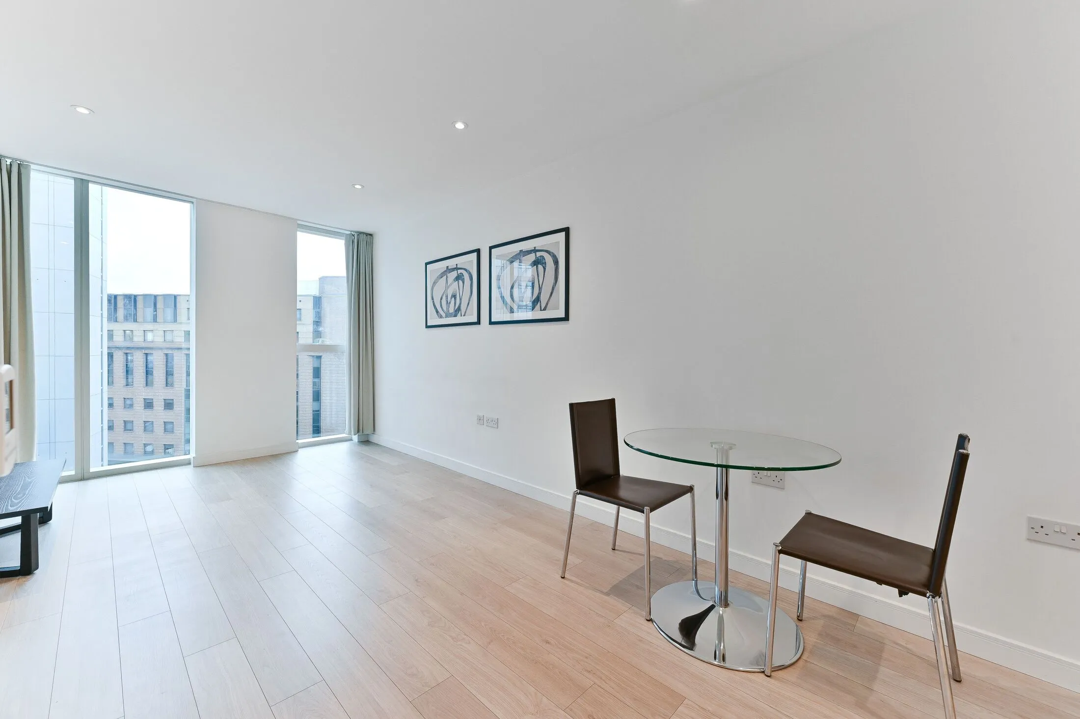 Flat Wellesley Road in Greater London