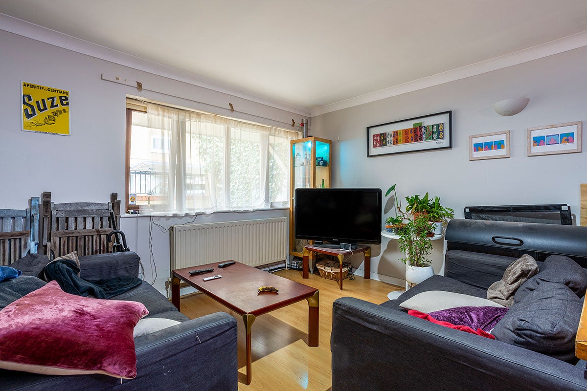 House Sceptre Road in Greater London