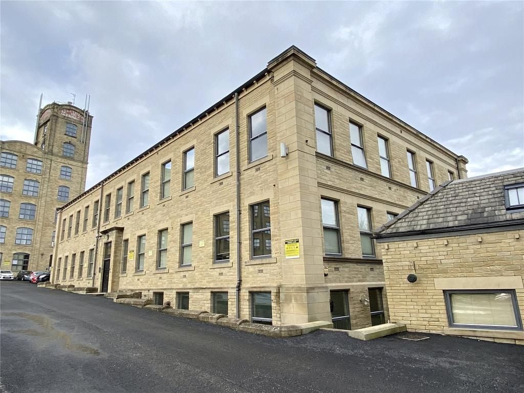 Flat Blakeridge Lane in Kirklees