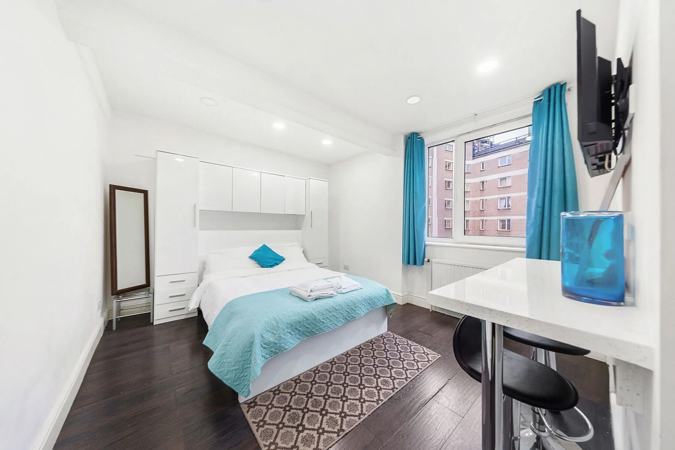 Flat Elystan Street in Greater London