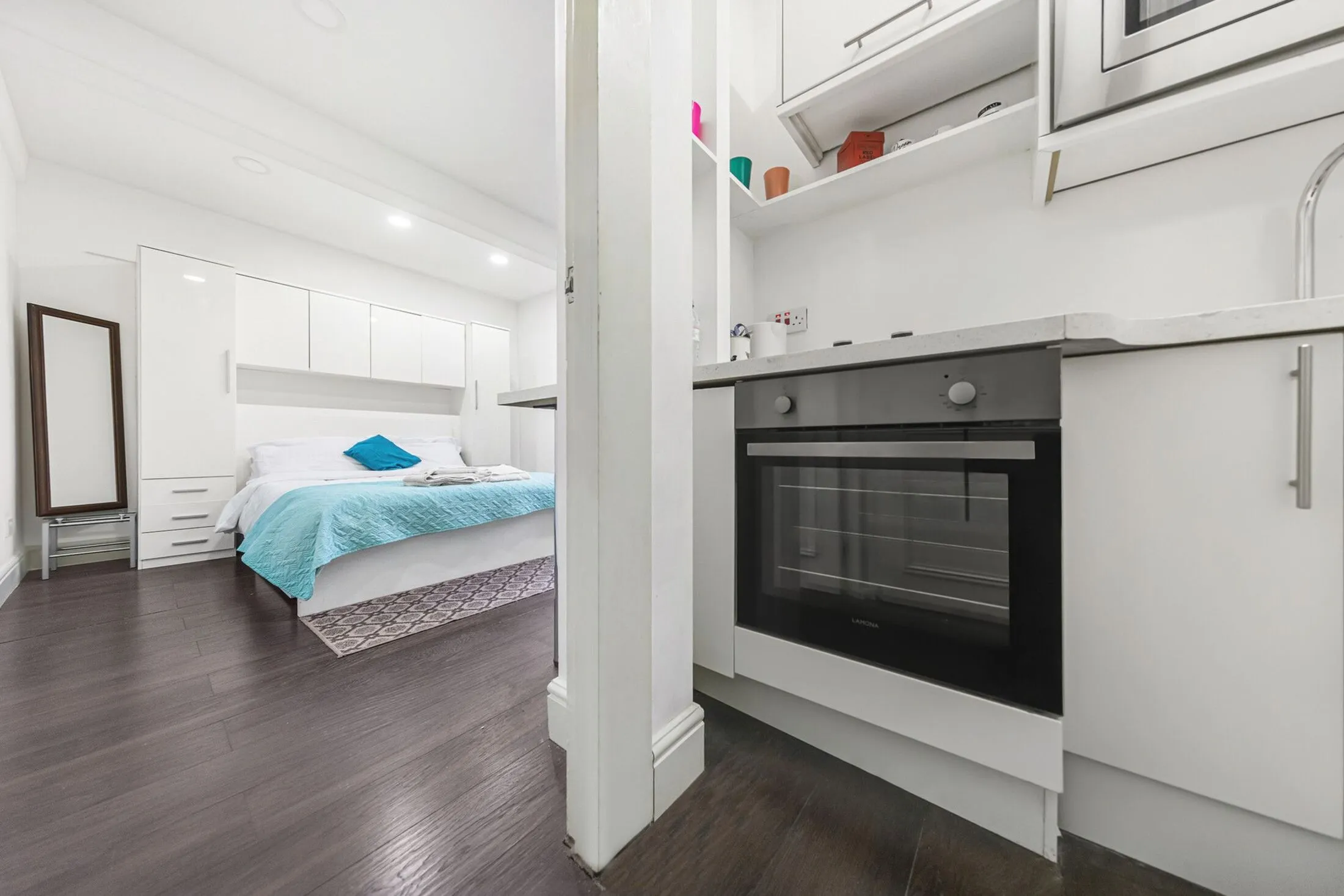 Flat Elystan Street in Greater London
