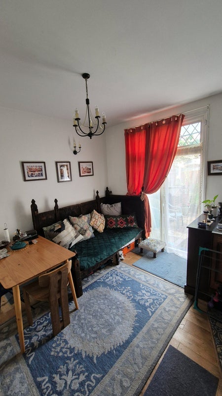 House Haldane Road in Greater London