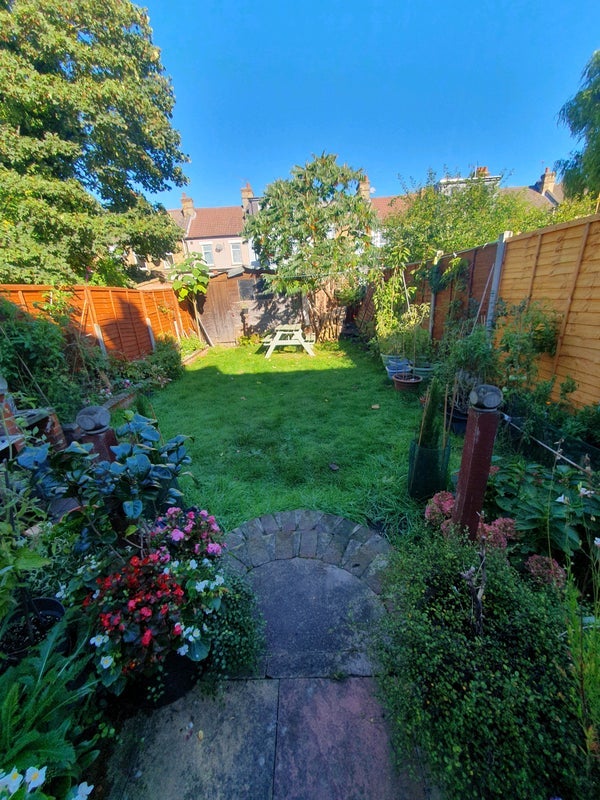 House Haldane Road in Greater London