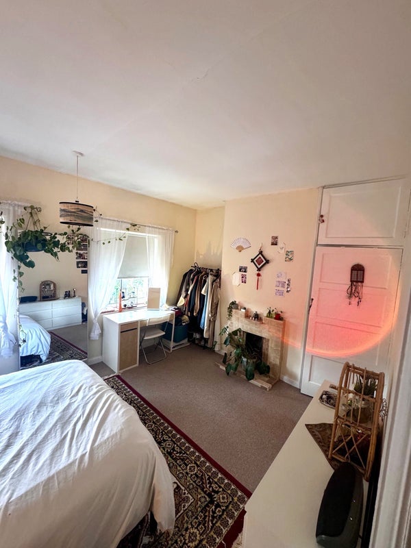 Room Nigel Road in Greater London