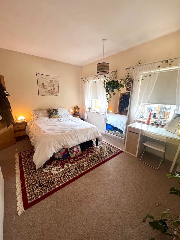 Room Nigel Road in Greater London