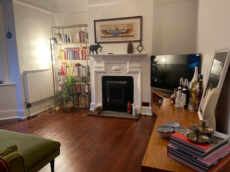 Room Dumbarton Road in Greater London
