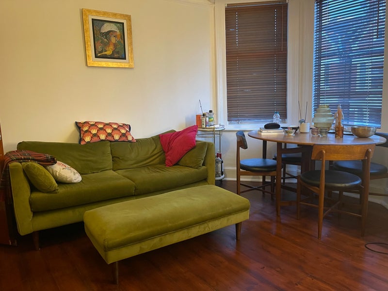 Room Dumbarton Road in Greater London