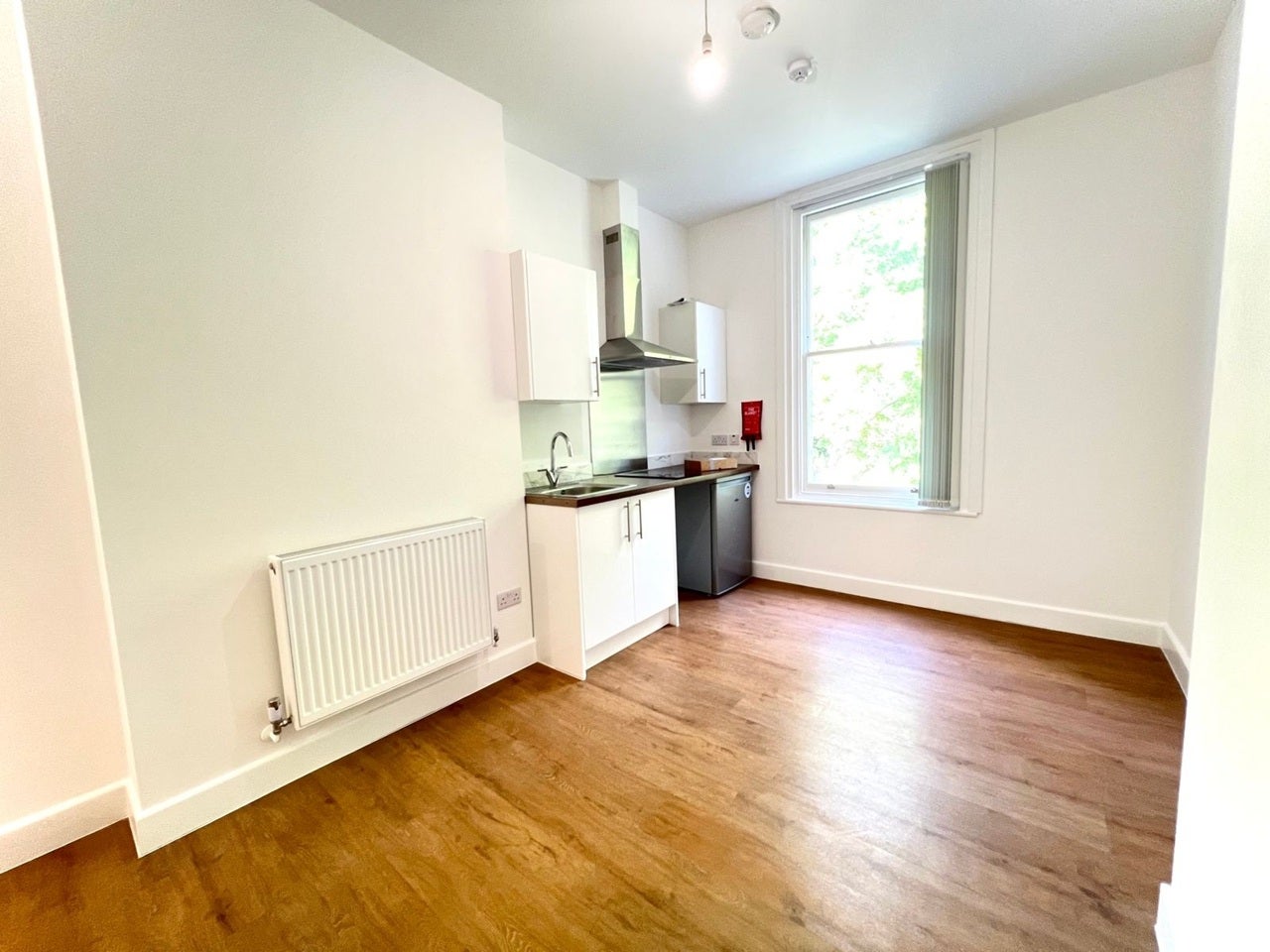 Flat Fairfax Road in Greater London