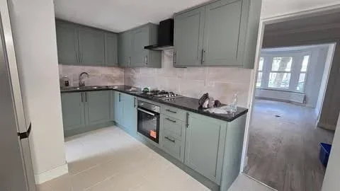 Room Lakedale Road in Greater London
