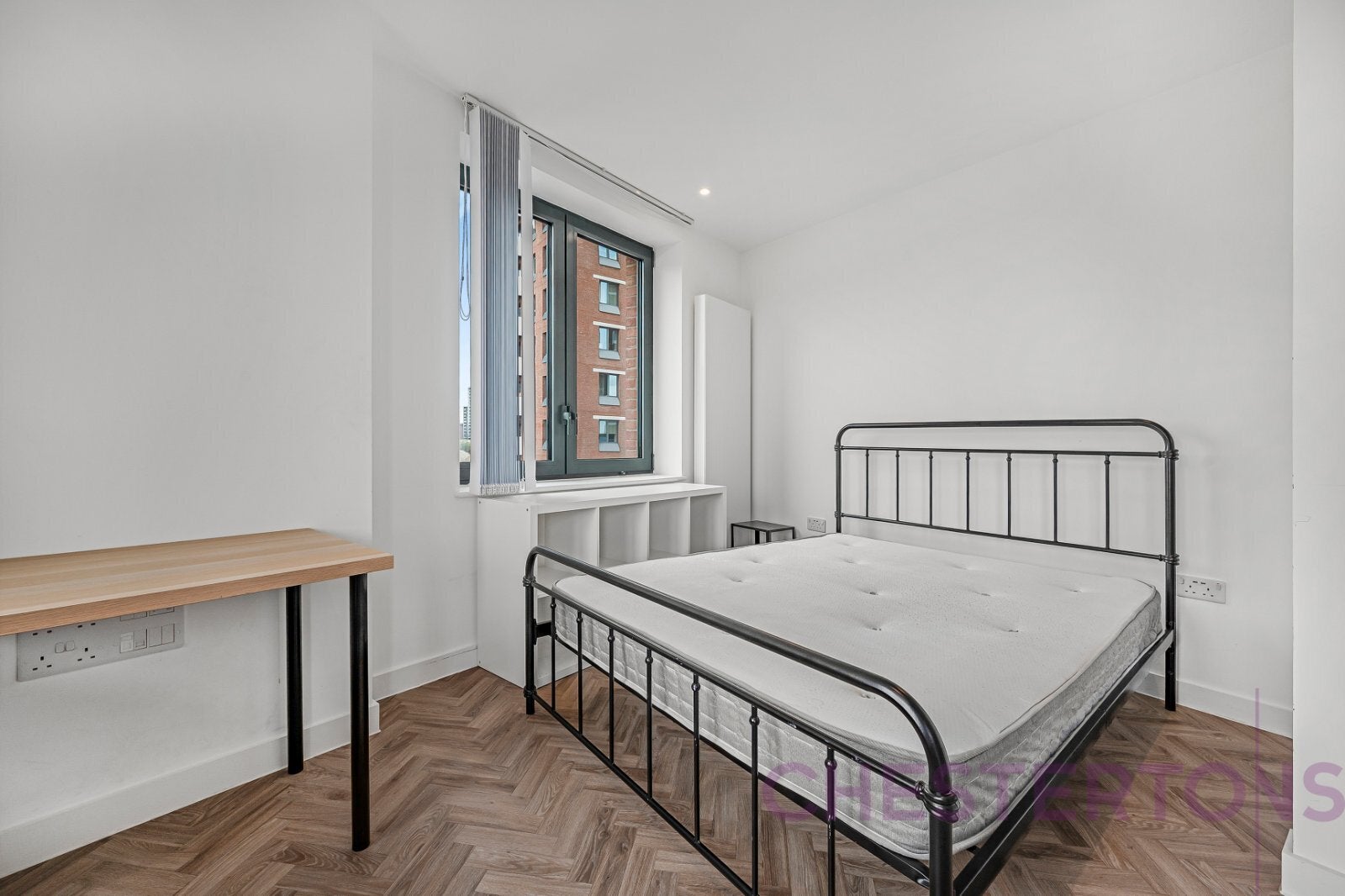 Flat Gillender Street in Greater London