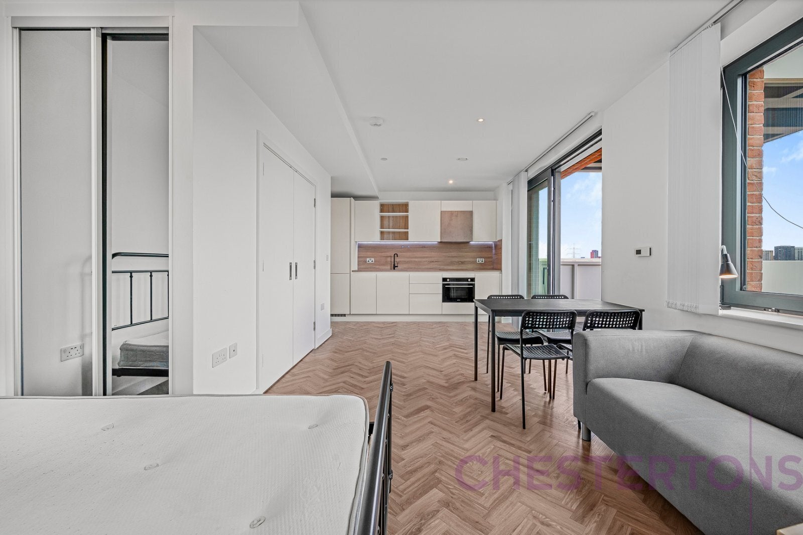Flat Gillender Street in Greater London