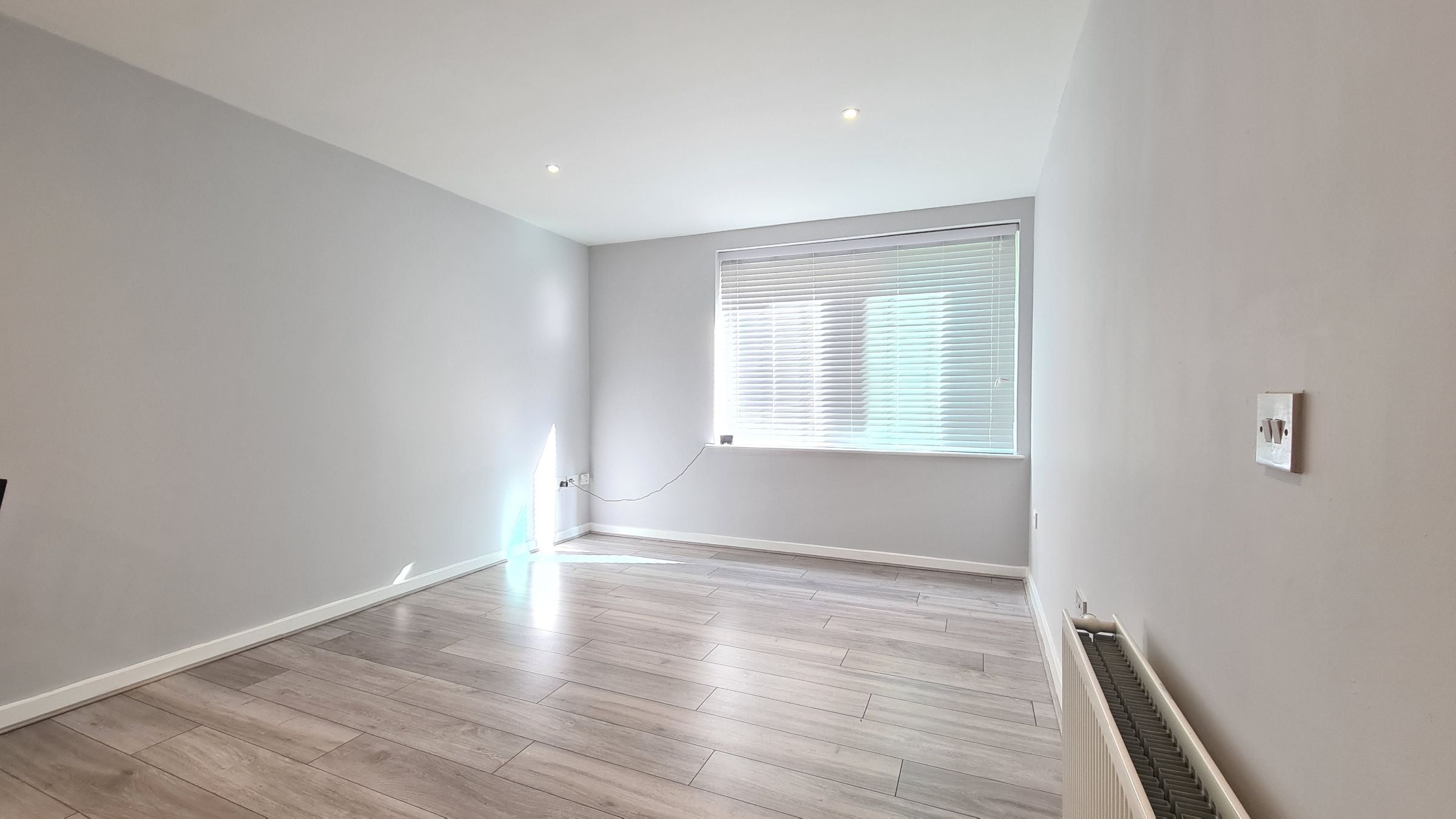 Flat Twickenham Road in Greater London