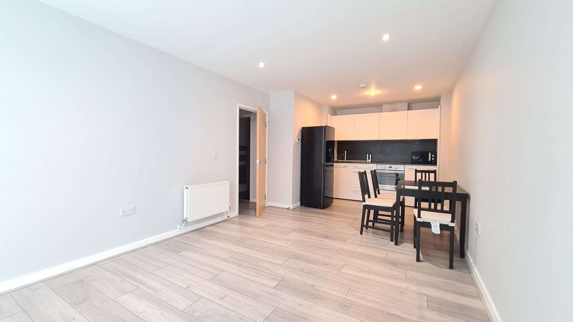 Flat Twickenham Road in Greater London