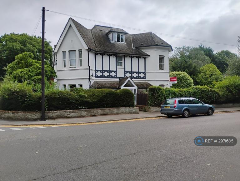 Flat Lansdowne Road in Bournemouth