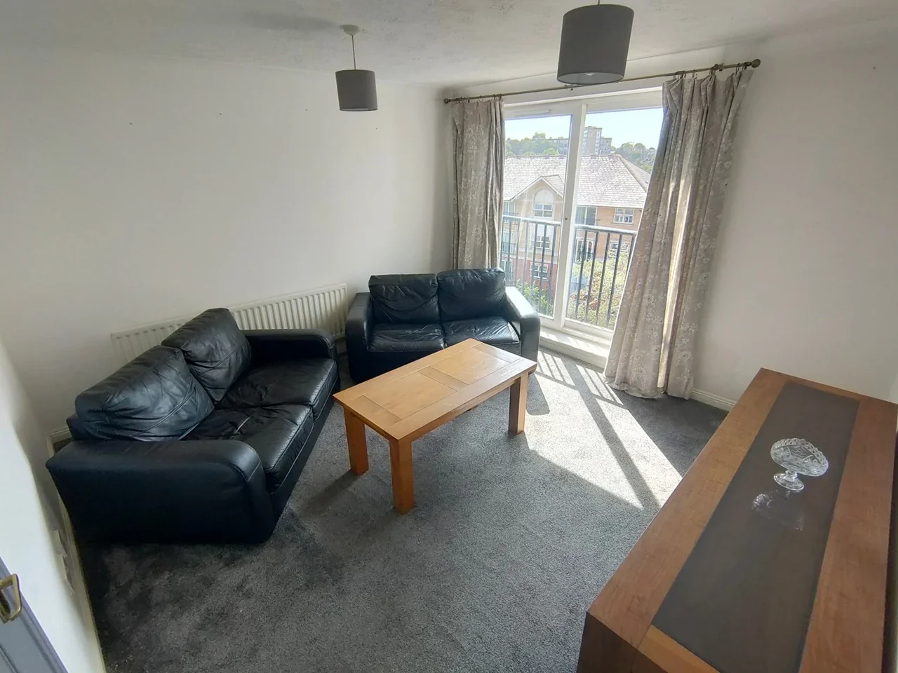 Flat Scarbrook Road in Greater London