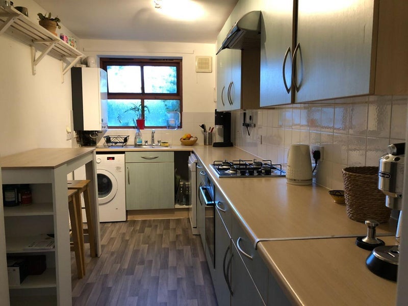 Room Wetherell Road in Greater London