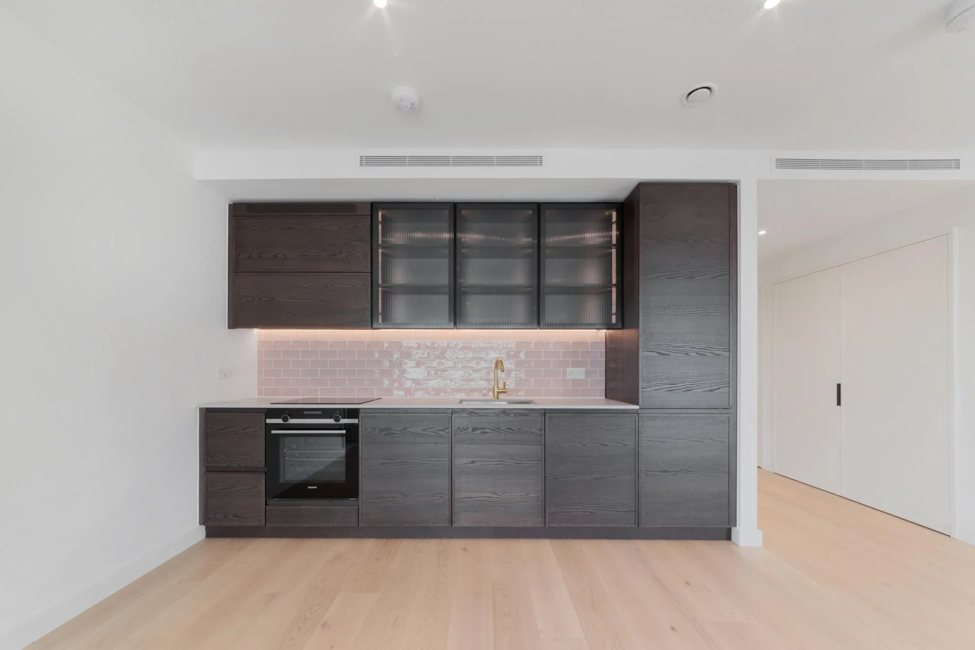 Flat Royal Crest Avenue in Greater London