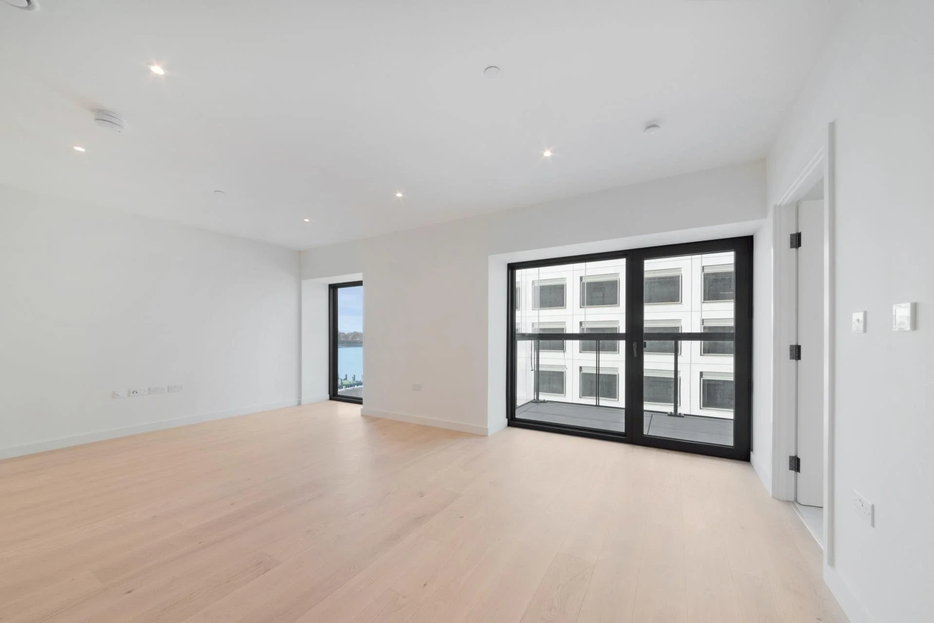 Flat Royal Crest Avenue in Greater London