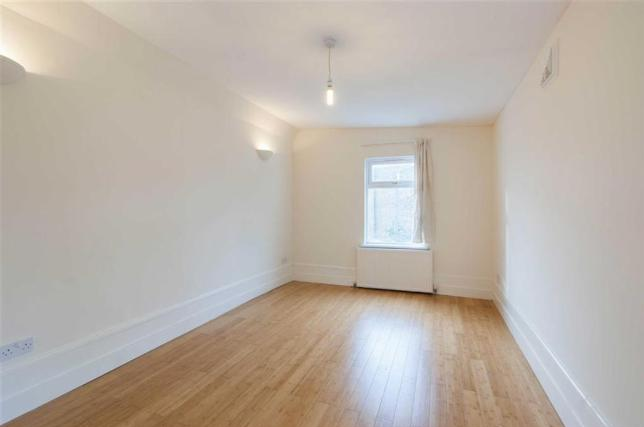 Flat Prince Regent Lane in Greater London