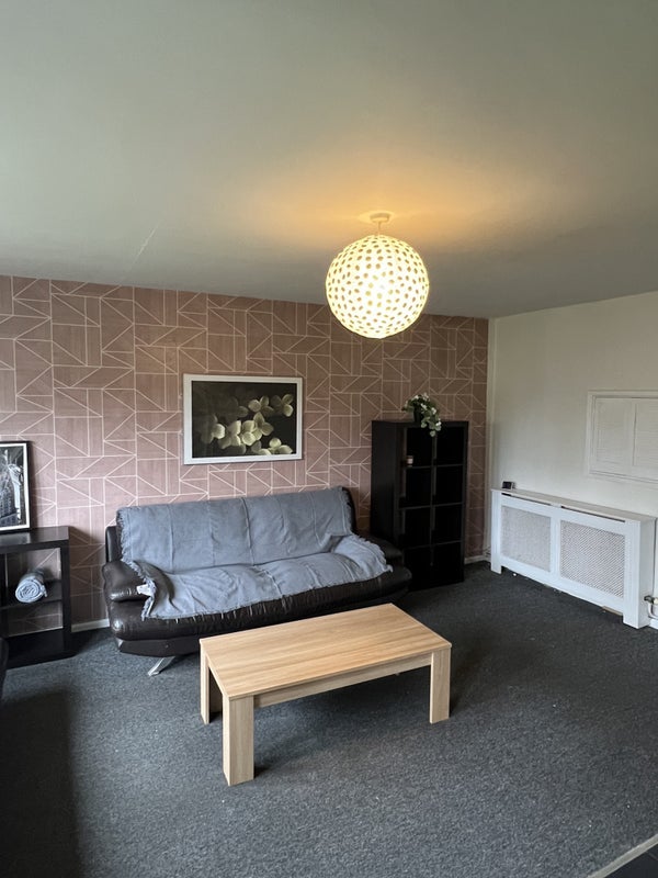 Room Lockton Close in Manchester