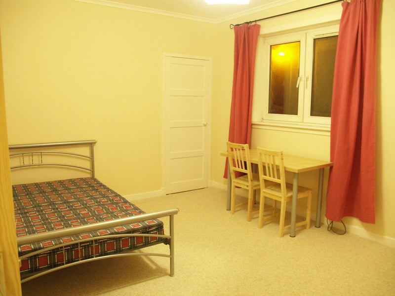 Room Broomhouse Loan in City of Edinburgh