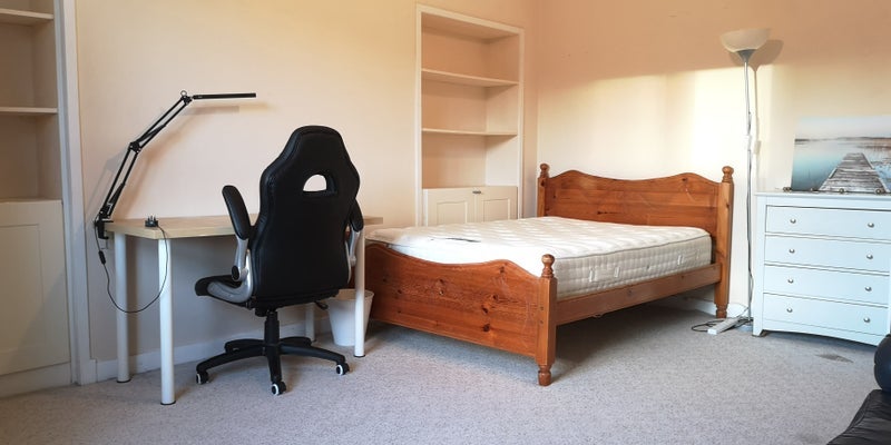 Room Broomhouse Loan in City of Edinburgh