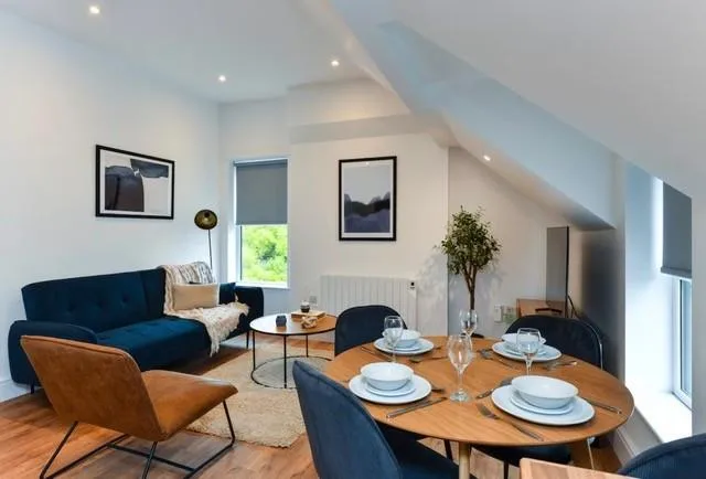 Flat Dovecote Lane in Nottingham