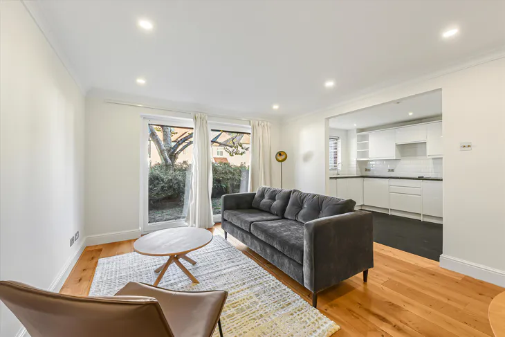 Flat Beechcroft Avenue in Greater London