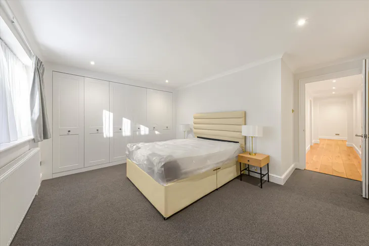 Flat Beechcroft Avenue in Greater London