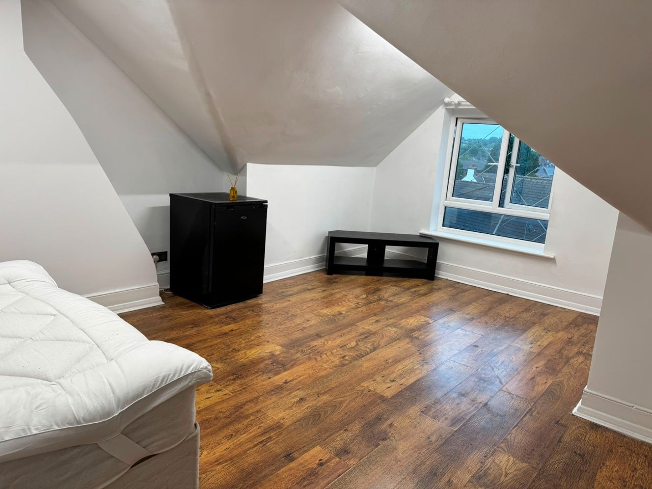 Room Bellingdon Road in Chesham